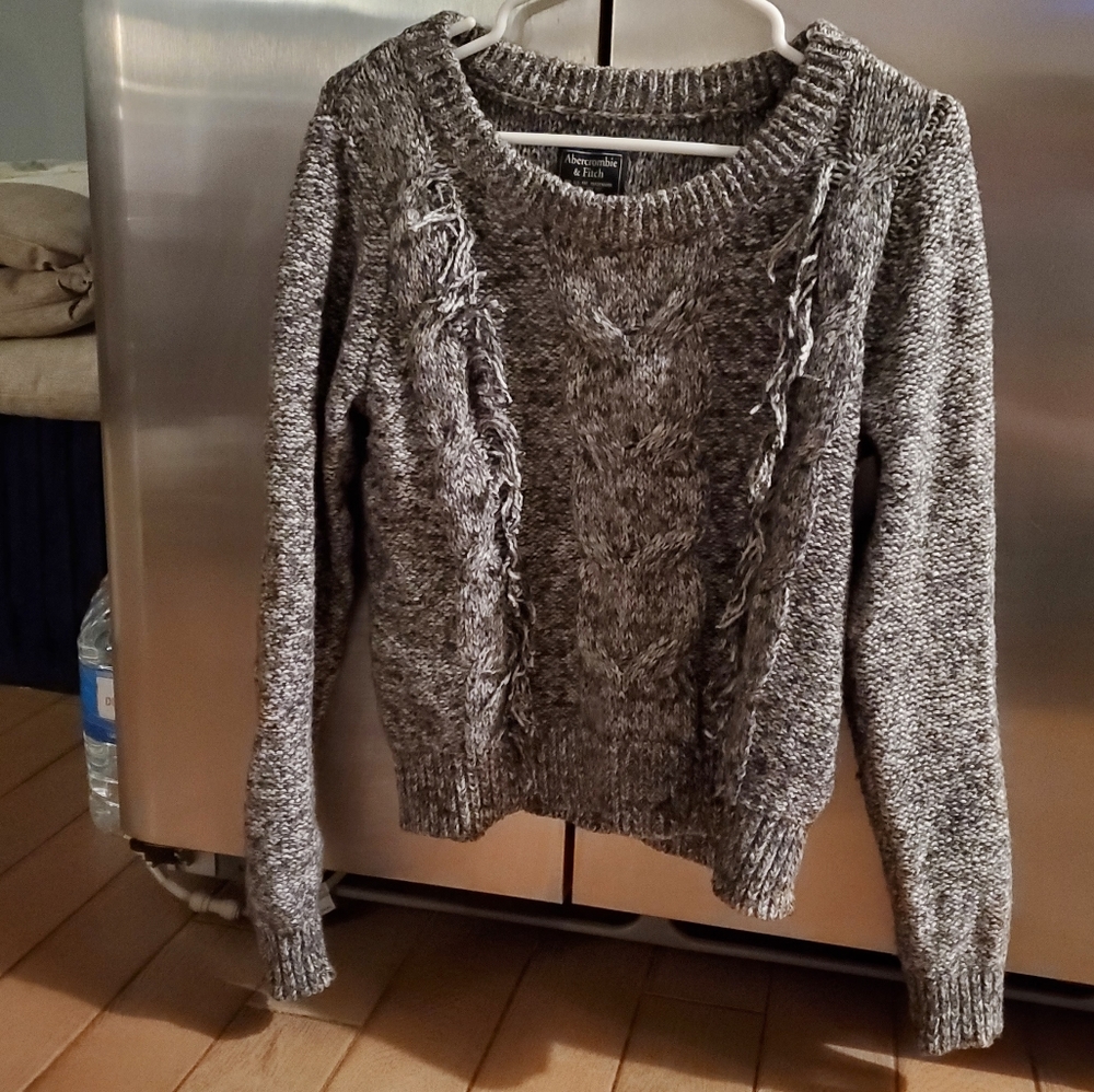 Abercrombie and Fitch Grey sweater